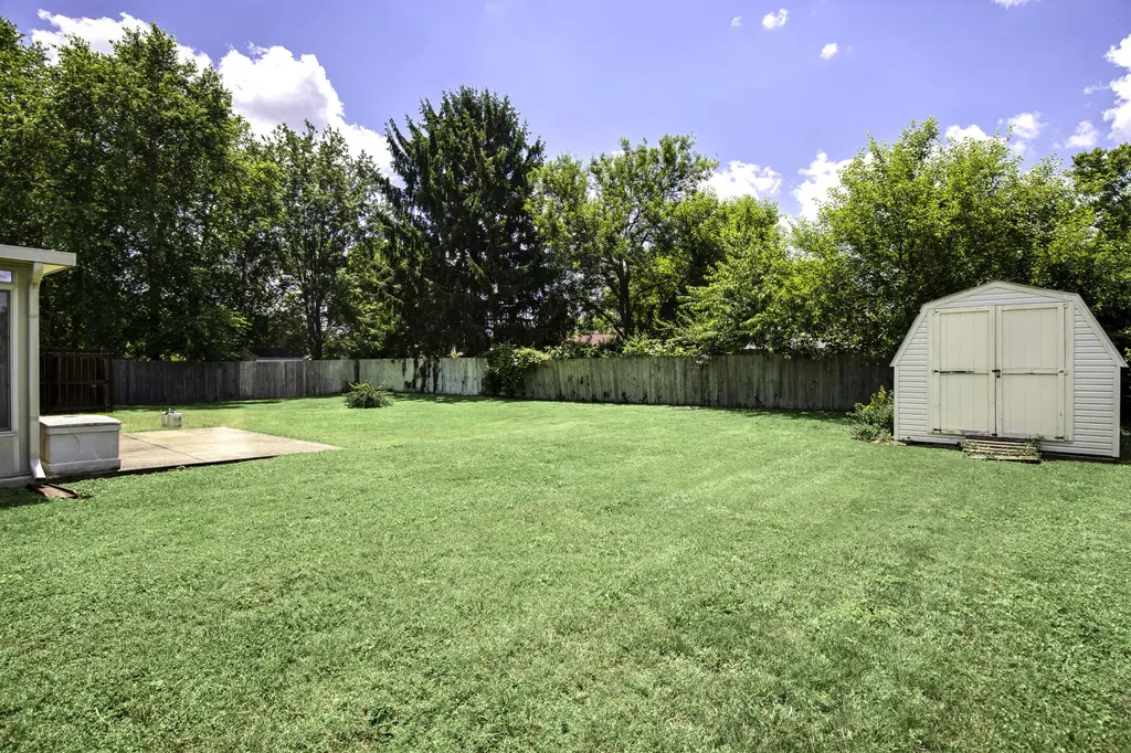 206 Dove Park Versailles KY 40383