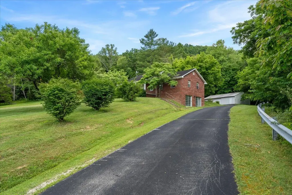 4475 Campton Road Stanton KY 40380