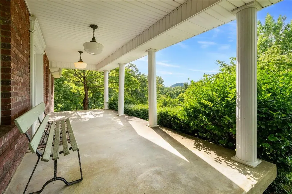 4475 Campton Road Stanton KY 40380