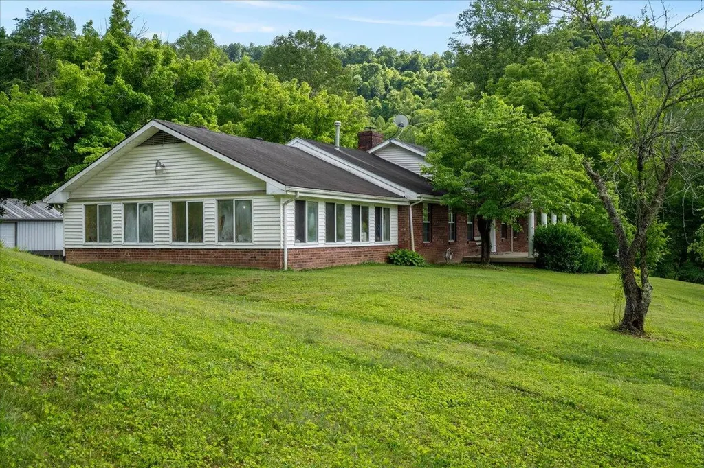 4475 Campton Road Stanton KY 40380