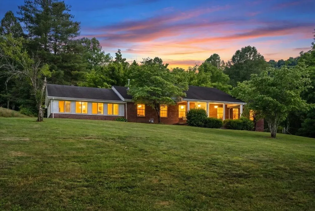 4475 Campton Road Stanton KY 40380
