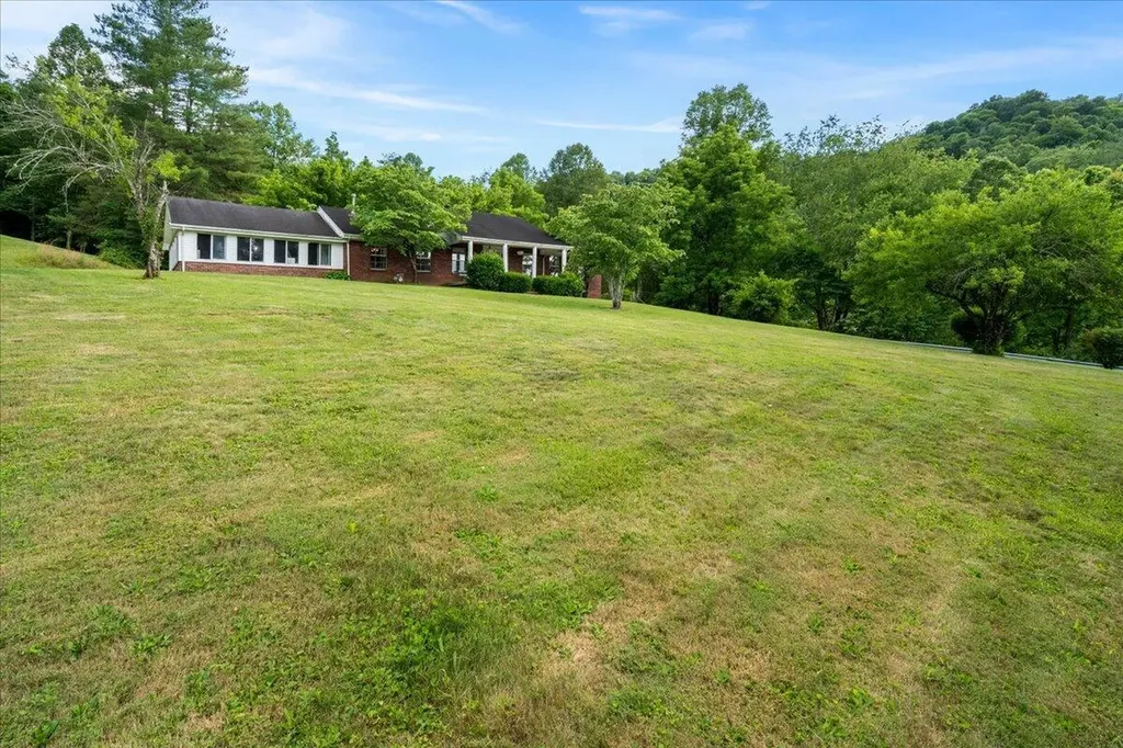 4475 Campton Road Stanton KY 40380