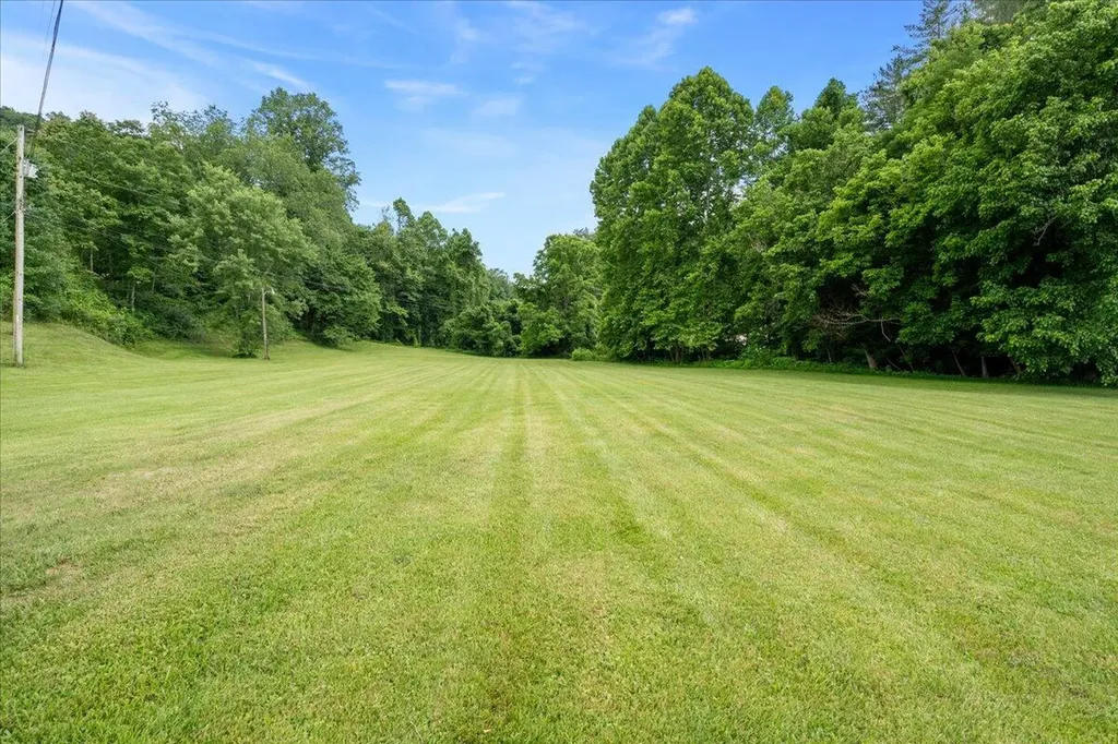 4475 Campton Road Stanton KY 40380