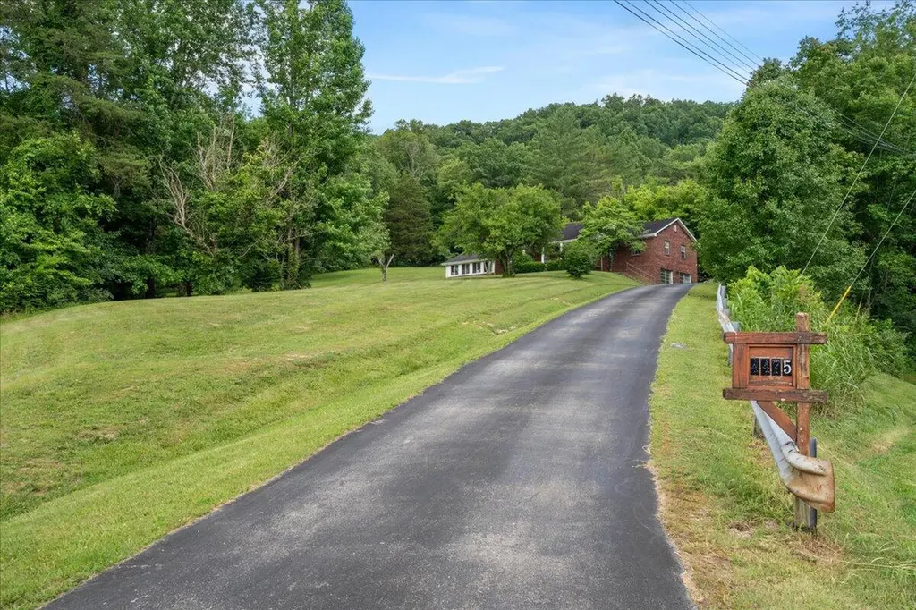 4475 Campton Road Stanton KY 40380