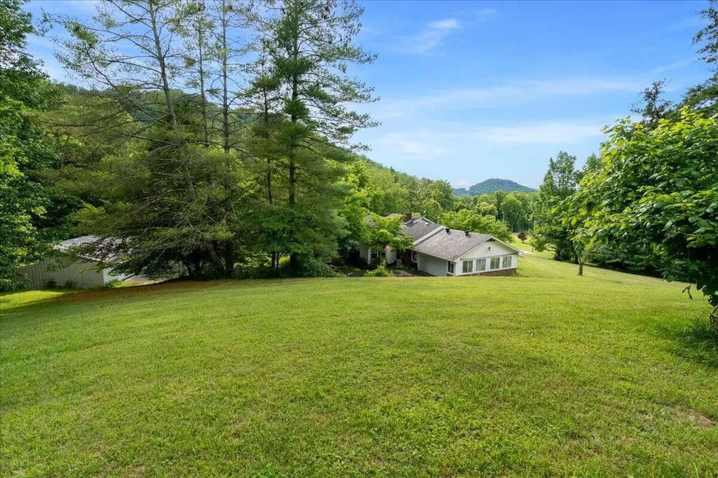 4475 Campton Road Stanton KY 40380