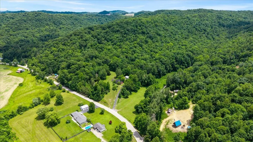 4475 Campton Road Stanton KY 40380