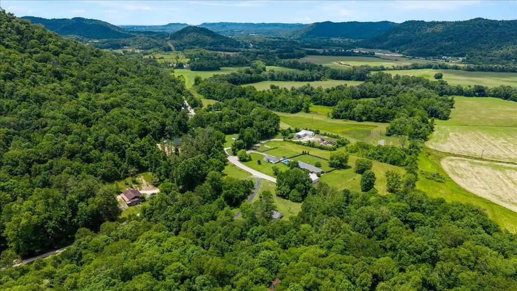 4475 Campton Road Stanton KY 40380
