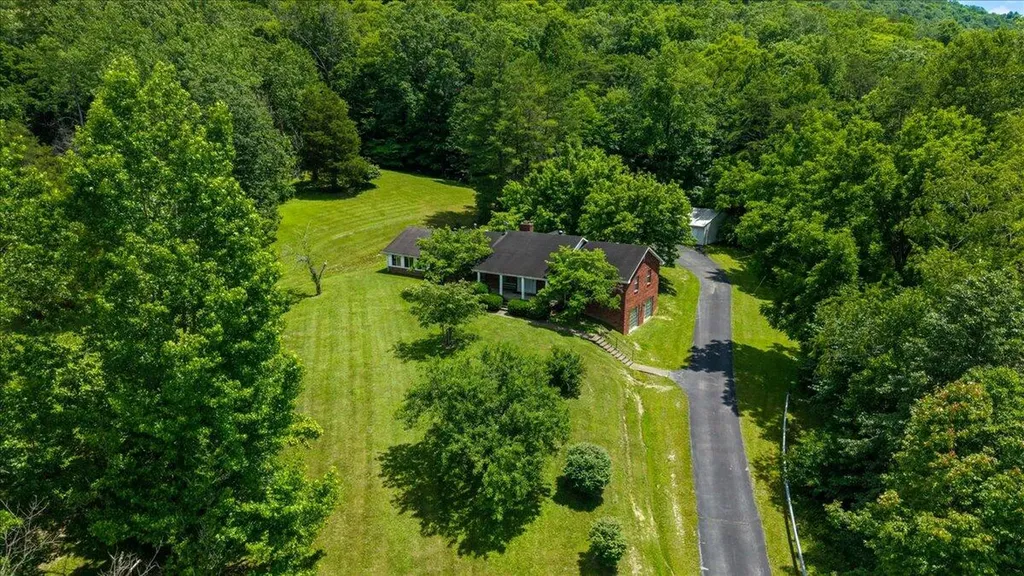 4475 Campton Road Stanton KY 40380