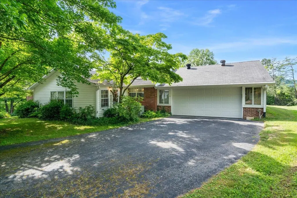 4475 Campton Road Stanton KY 40380