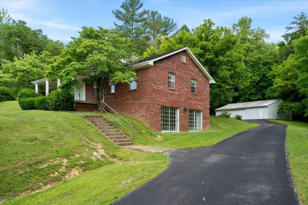 4475 Campton Road Stanton KY 40380