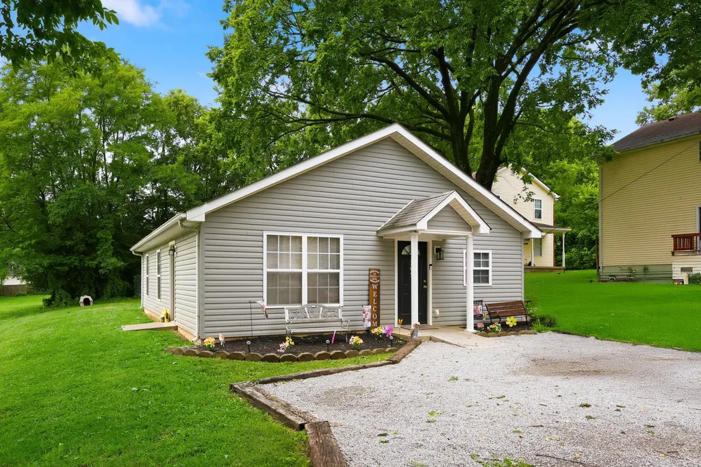 287 Young Street Georgetown KY 40324