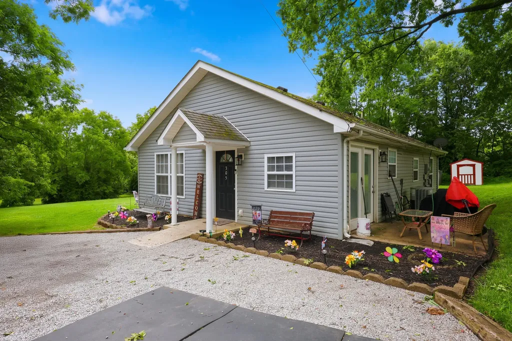 287 Young Street Georgetown KY 40324