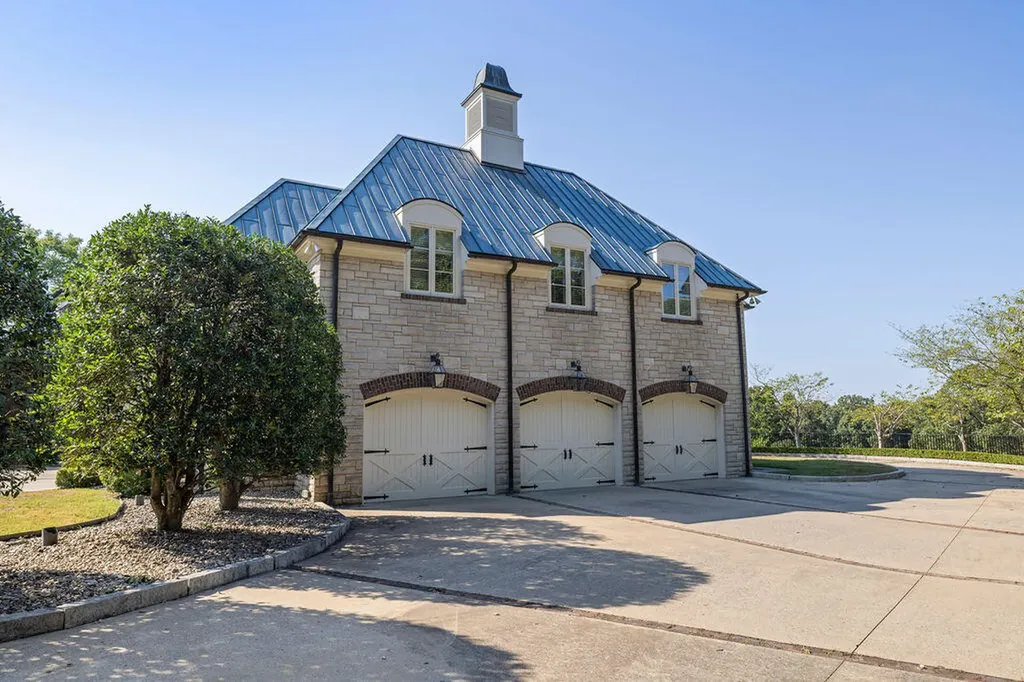808 Oak Park Boulevard Calvert City KY 42029