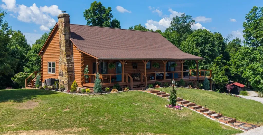 2827 Highway 3447 Mckee KY 40447