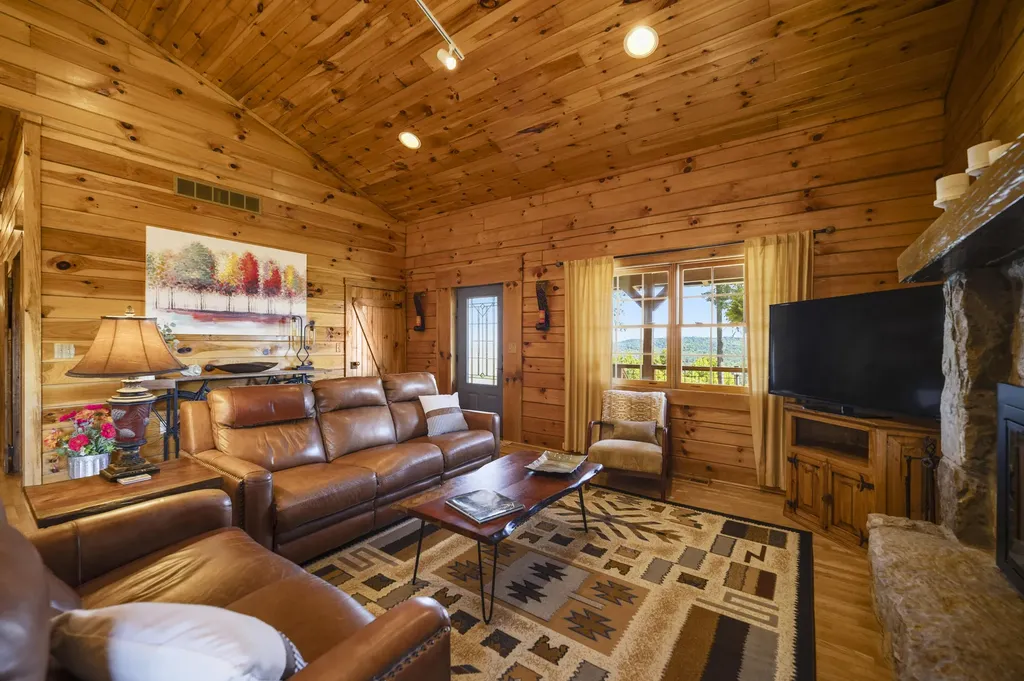 2827 Highway 3447 Mckee KY 40447
