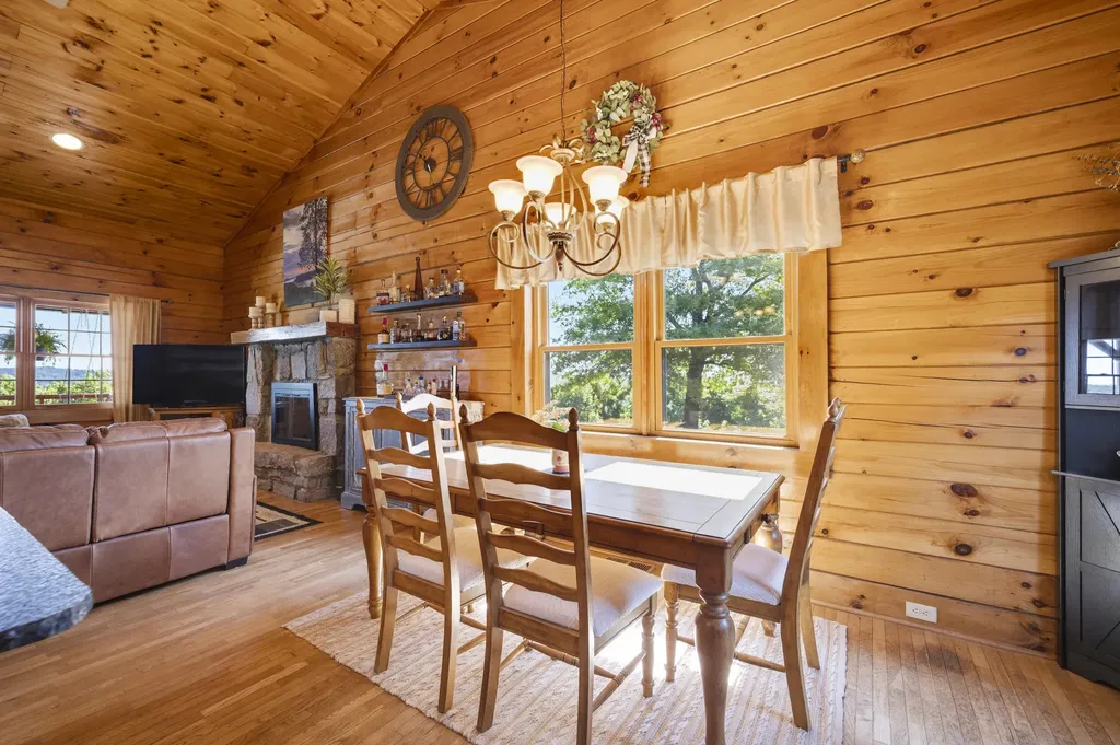 2827 Highway 3447 Mckee KY 40447