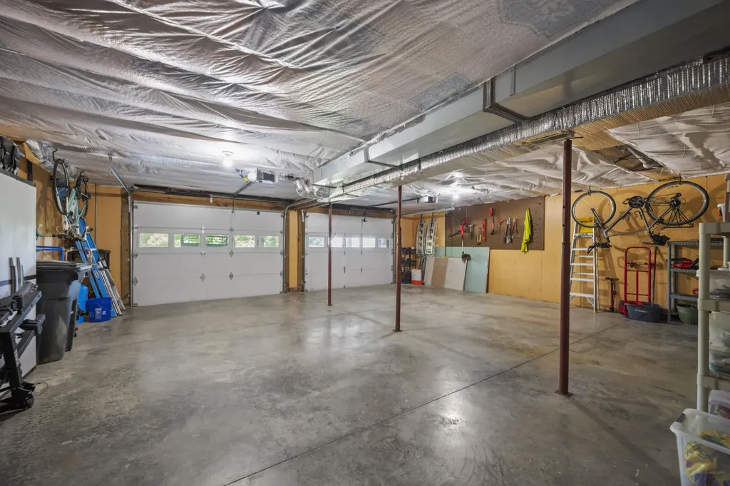 2827 Highway 3447 Mckee KY 40447