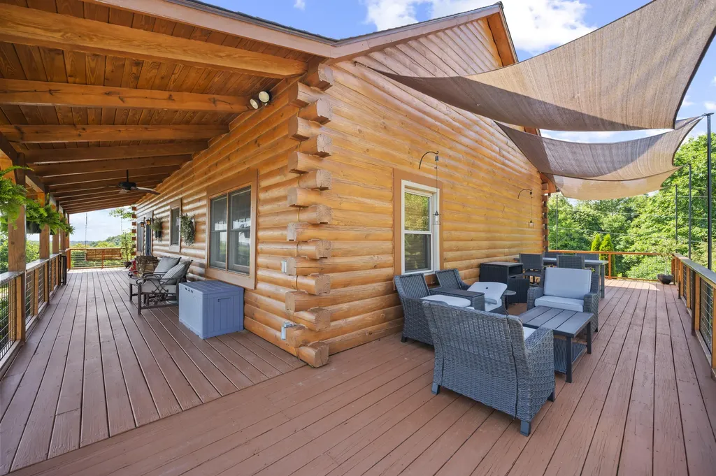 2827 Highway 3447 Mckee KY 40447