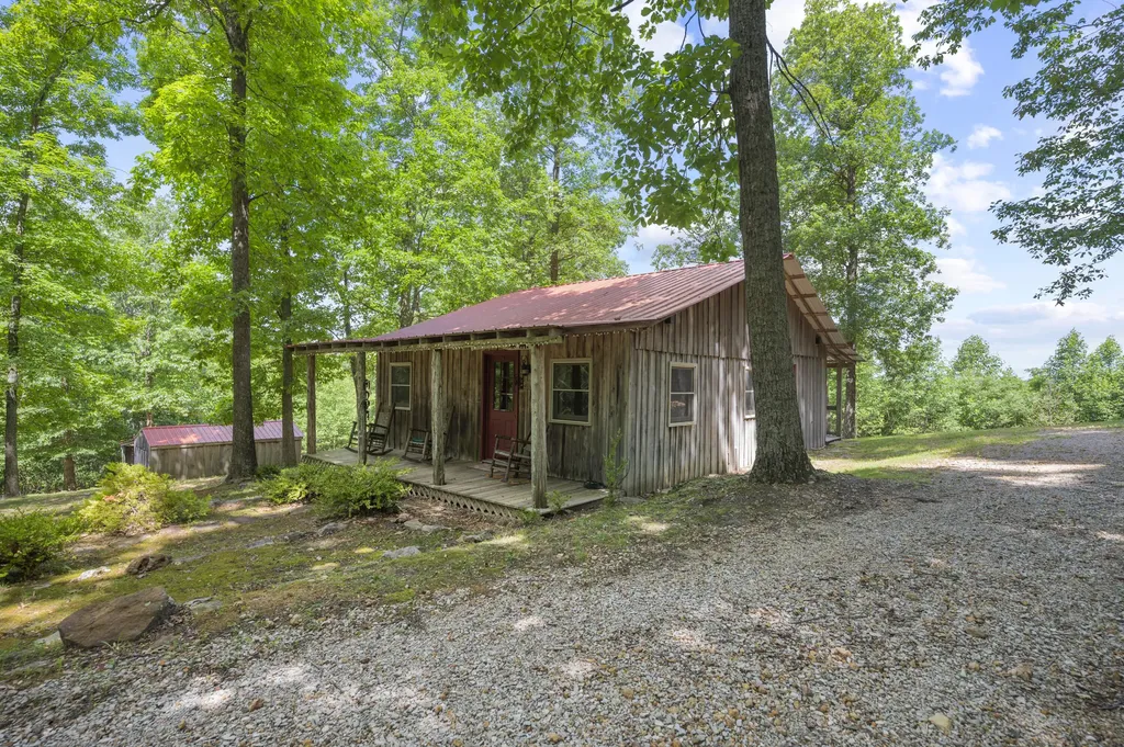 2827 Highway 3447 Mckee KY 40447