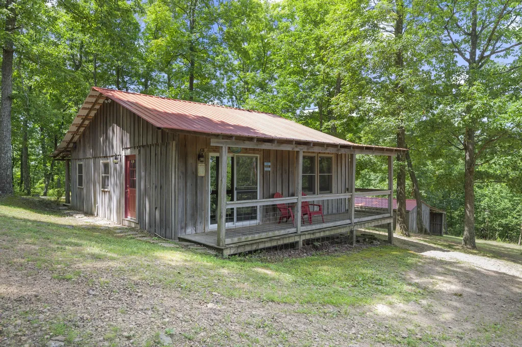 2827 Highway 3447 Mckee KY 40447