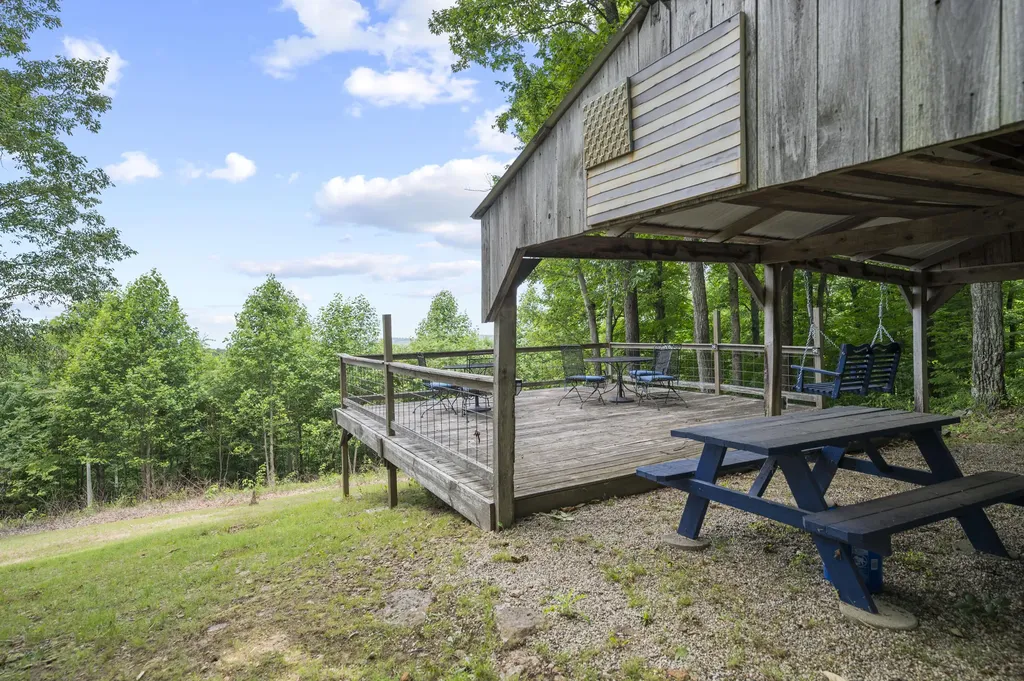 2827 Highway 3447 Mckee KY 40447