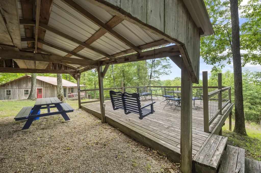 2827 Highway 3447 Mckee KY 40447