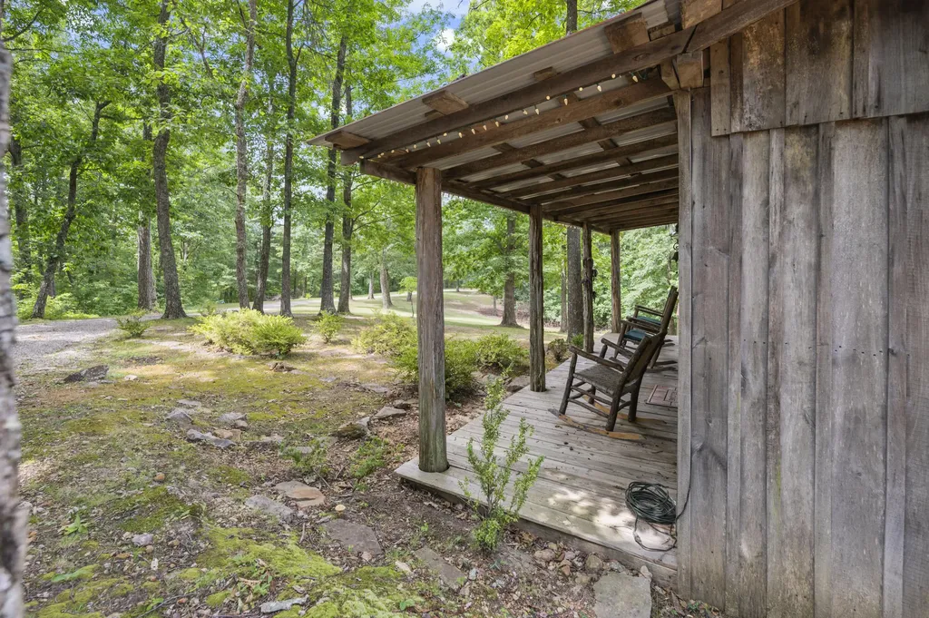2827 Highway 3447 Mckee KY 40447