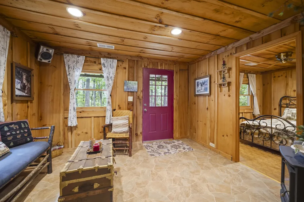 2827 Highway 3447 Mckee KY 40447