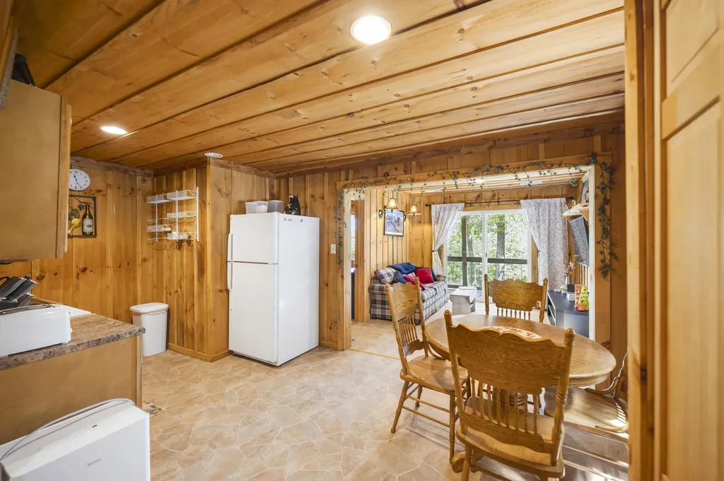 2827 Highway 3447 Mckee KY 40447