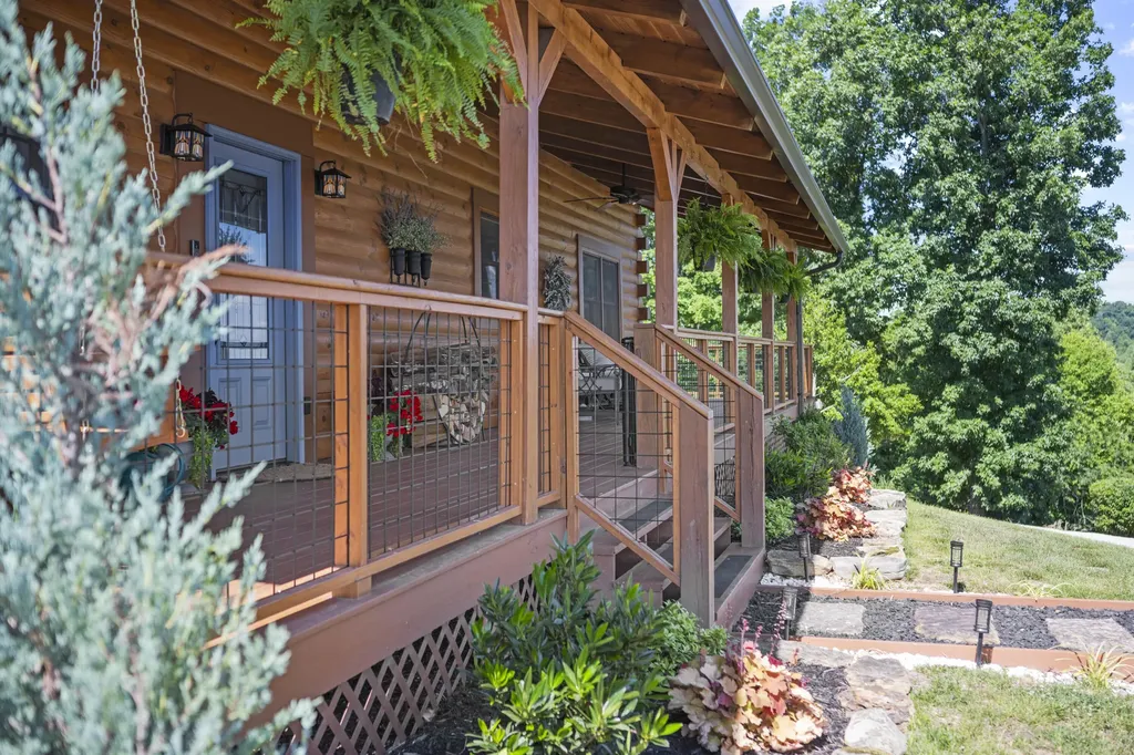 2827 Highway 3447 Mckee KY 40447