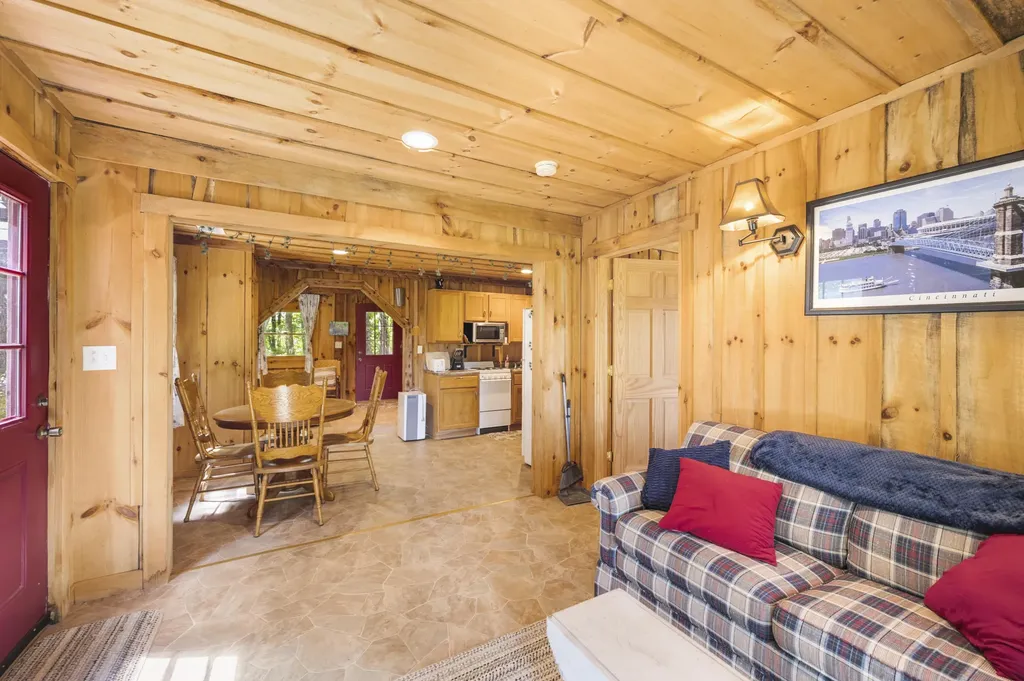 2827 Highway 3447 Mckee KY 40447