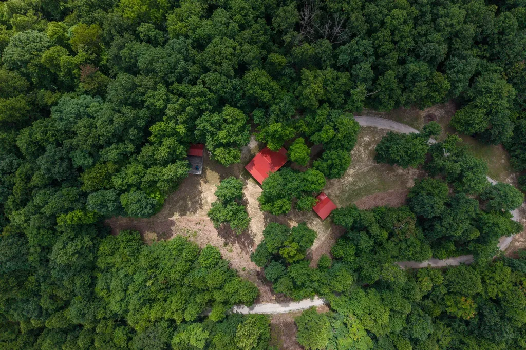 2827 Highway 3447 Mckee KY 40447