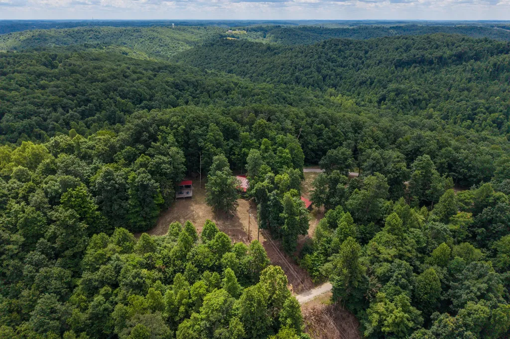 2827 Highway 3447 Mckee KY 40447