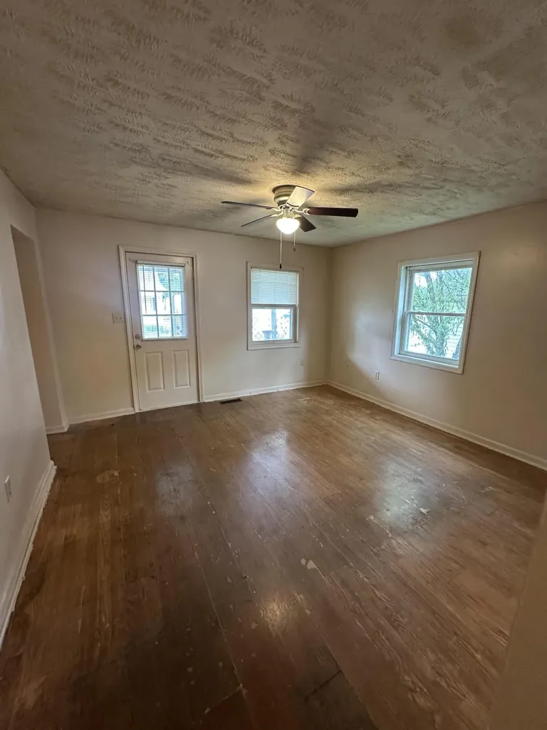 220 E Washington Street Winchester KY 40391