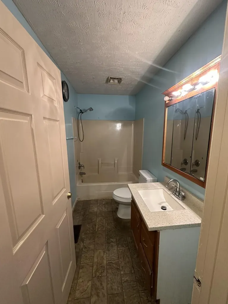 220 E Washington Street Winchester KY 40391