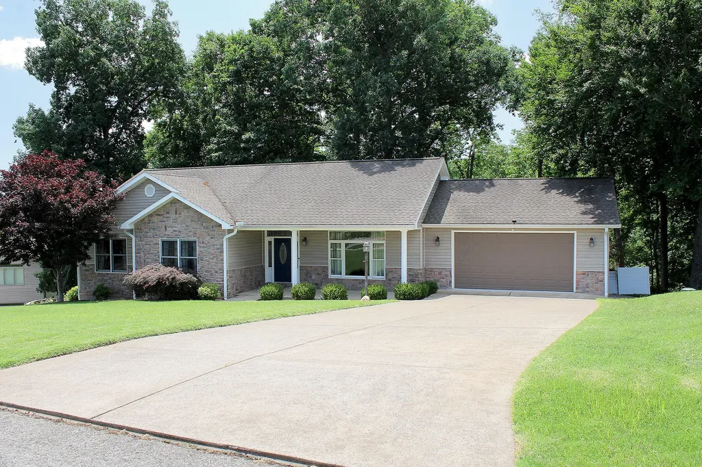 267 Sun Hill Circle Cadiz KY 42211