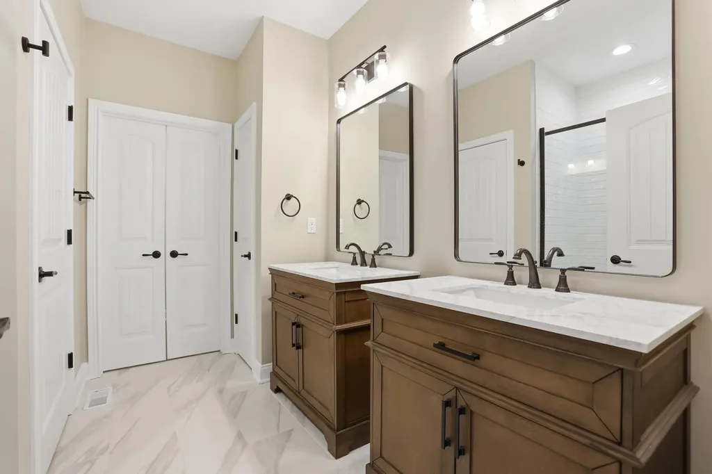 240 Sugartree Lane Versailles KY 40383