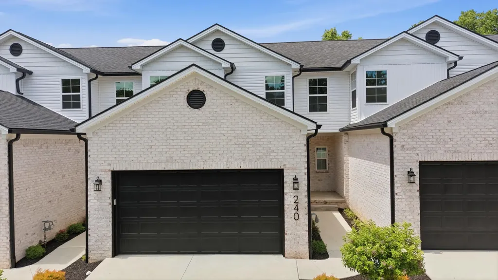 240 Sugartree Lane Versailles KY 40383