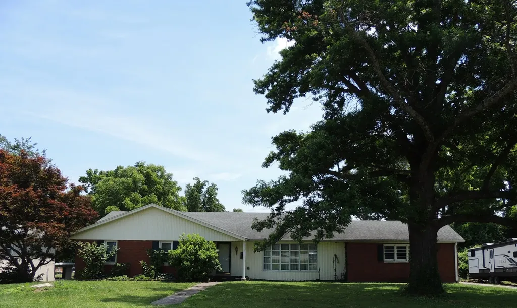 145 Seminole Trail Frankfort KY 40601