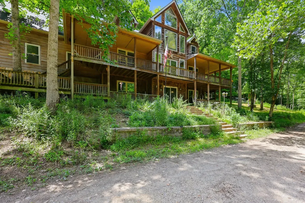 1840 Pleasant Valley Road Bradfordsville KY 40009