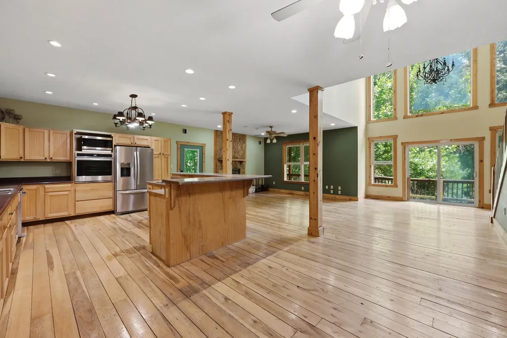 1840 Pleasant Valley Road Bradfordsville KY 40009