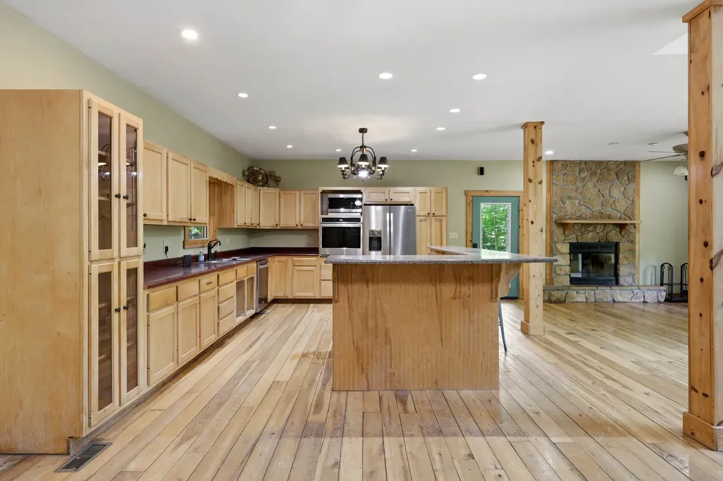 1840 Pleasant Valley Road Bradfordsville KY 40009