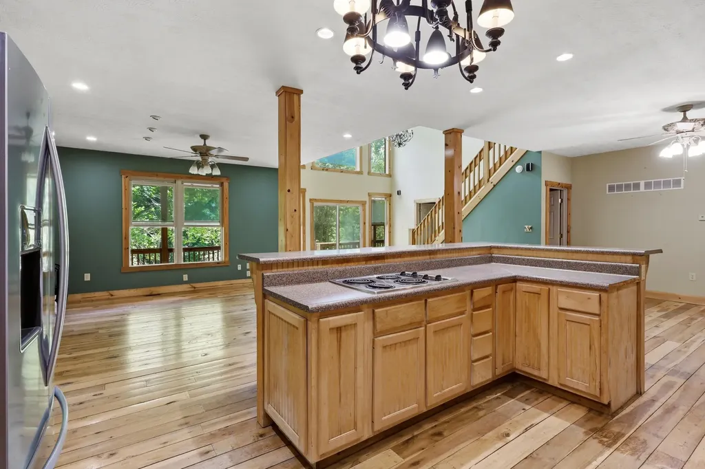 1840 Pleasant Valley Road Bradfordsville KY 40009