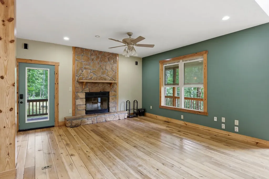 1840 Pleasant Valley Road Bradfordsville KY 40009