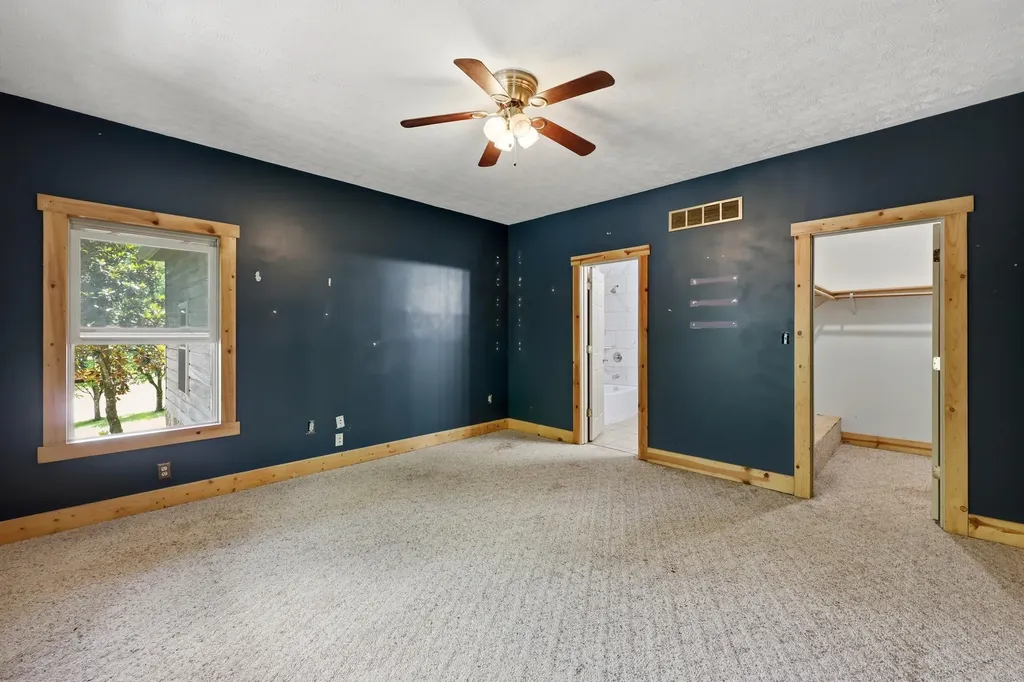1840 Pleasant Valley Road Bradfordsville KY 40009