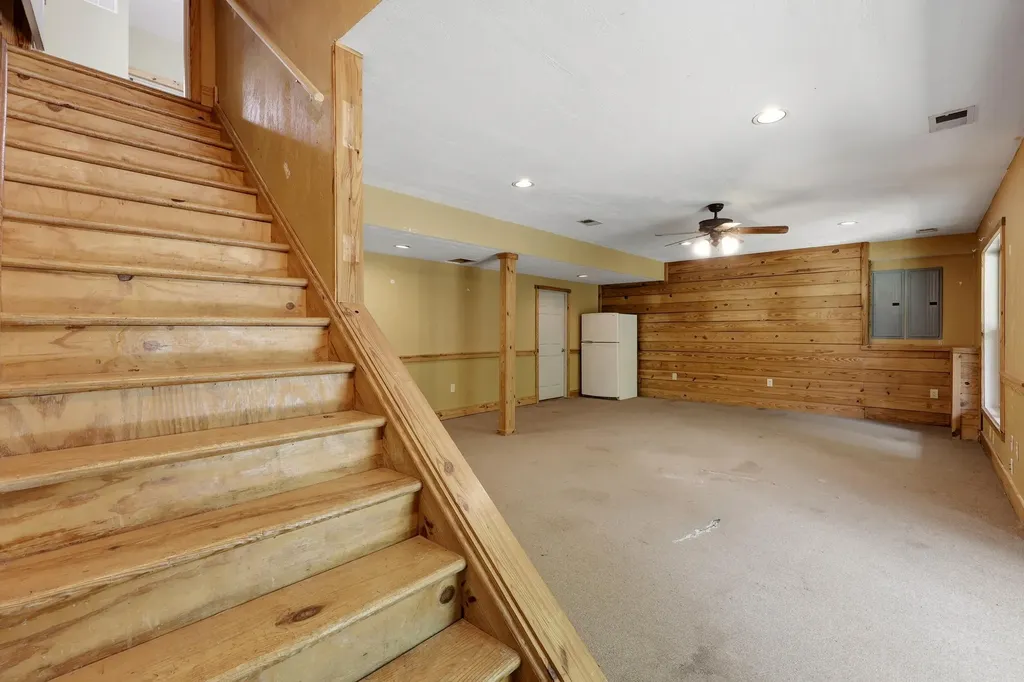 1840 Pleasant Valley Road Bradfordsville KY 40009