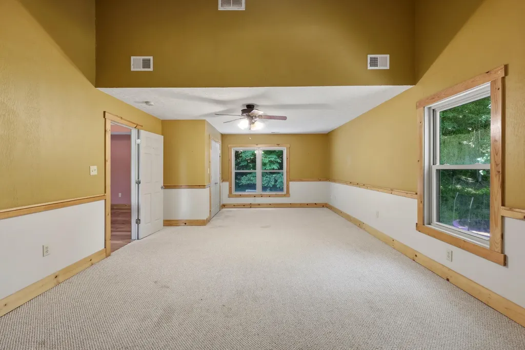 1840 Pleasant Valley Road Bradfordsville KY 40009
