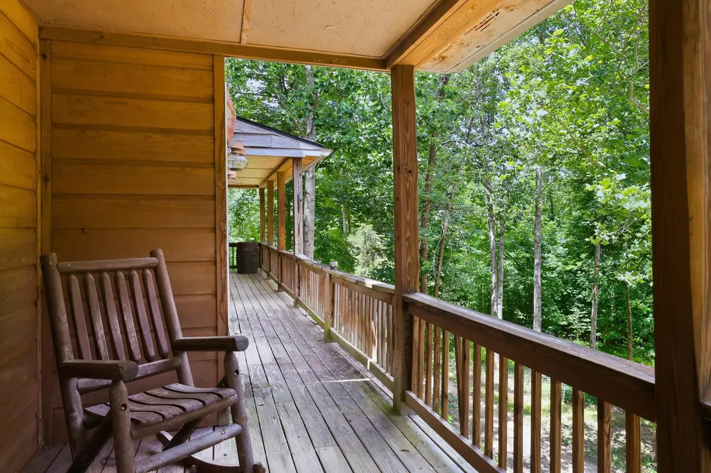 1840 Pleasant Valley Road Bradfordsville KY 40009