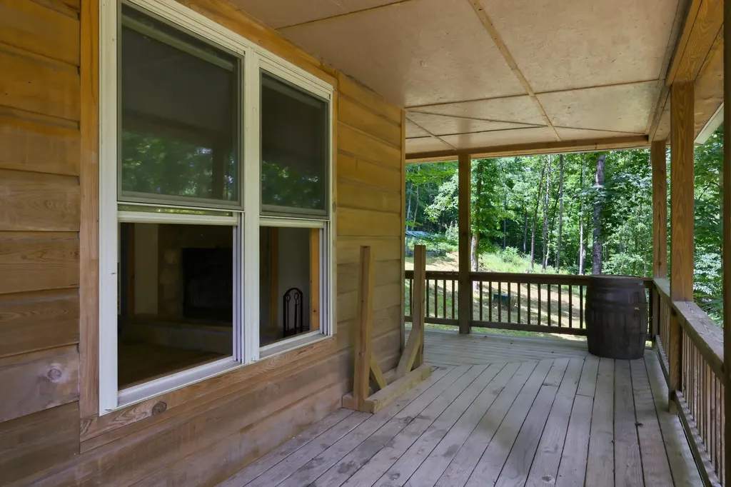 1840 Pleasant Valley Road Bradfordsville KY 40009