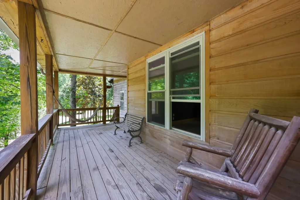 1840 Pleasant Valley Road Bradfordsville KY 40009